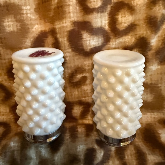 Fenton White Hobnail Salt and Pepper Shakers with Silver Tops EUC - Picture 8 of 16